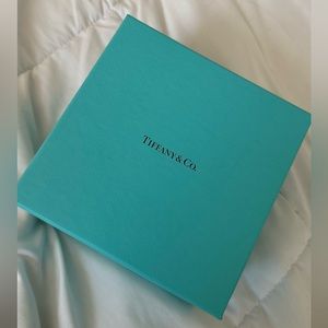 Signature Tiffany’s Empty box